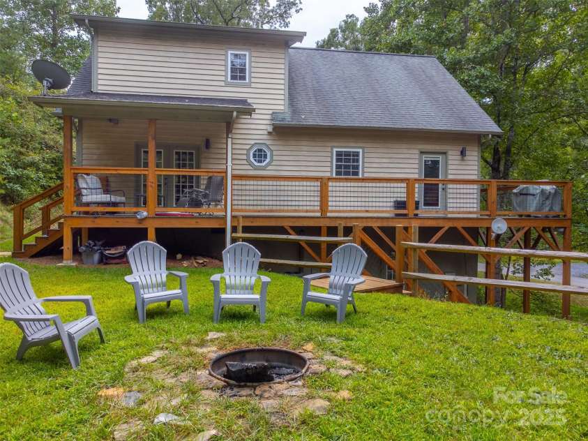 179 Twin Oaks Estates, Sylva, NC 28779.  MLS# CAR4303118, YatesRealty ID 47077. 