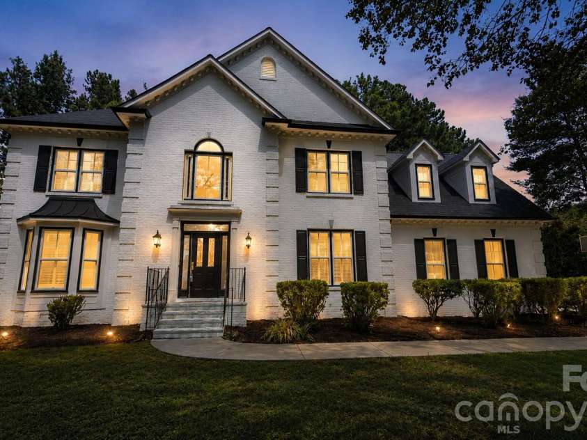 5138 Rotherfield Court, Charlotte, NC 28277.  MLS# CAR4412248, YatesRealty ID 47079. Front Exterior