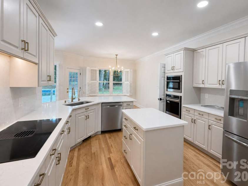 5138 Rotherfield Court, Charlotte, NC 28277.  MLS# CAR4412248, YatesRealty ID 47079. Kitchen