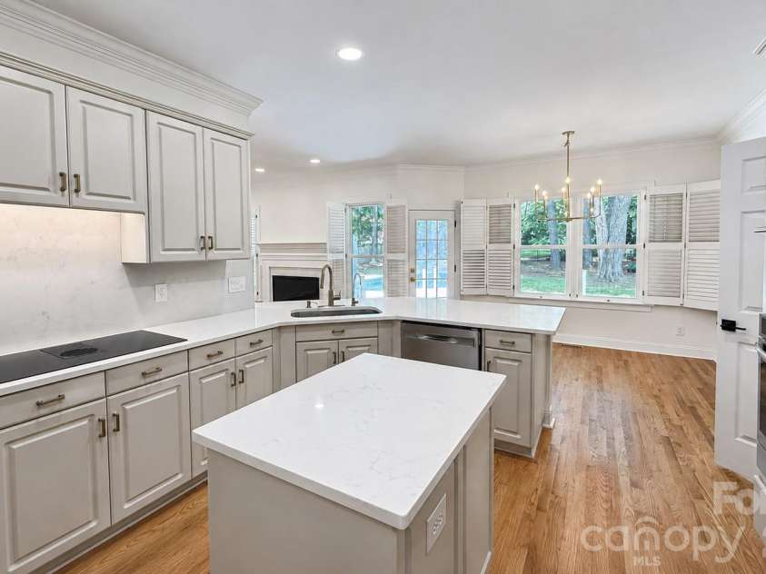 5138 Rotherfield Court, Charlotte, NC 28277.  MLS# CAR4412248, YatesRealty ID 47079. Kitchen