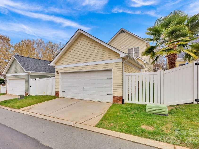 16606 Spruell Street, Huntersville, NC 28078.  MLS# CAR4239220, YatesRealty ID 4708. 