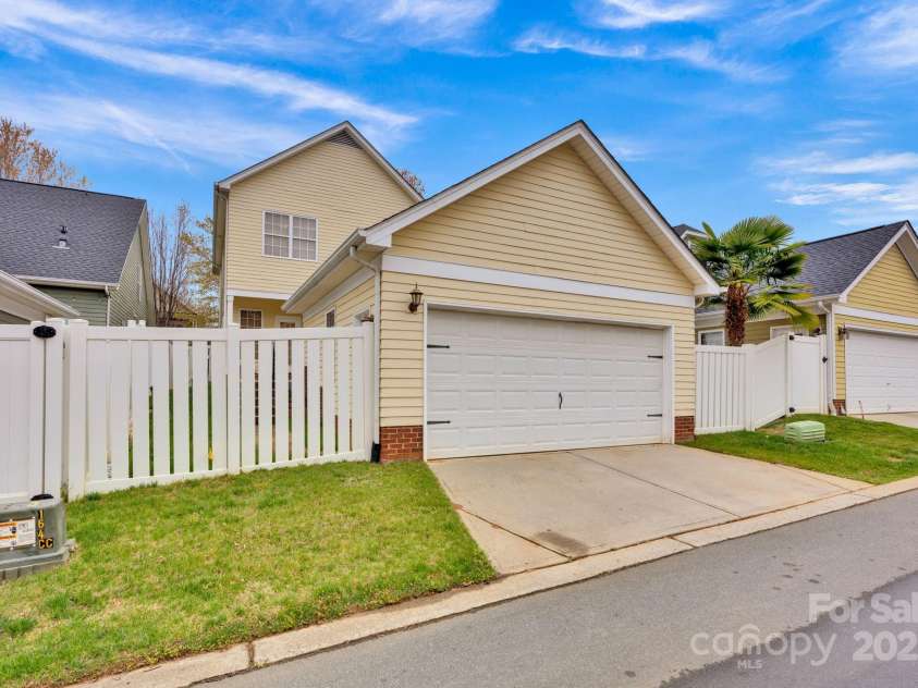 16606 Spruell Street, Huntersville, NC 28078.  MLS# CAR4239220, YatesRealty ID 4708. 