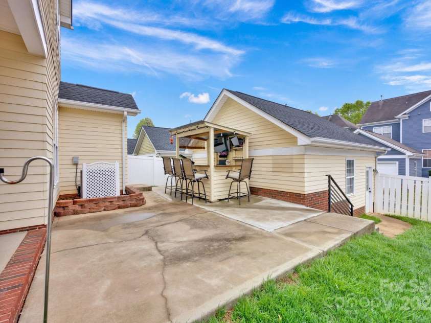 16606 Spruell Street, Huntersville, NC 28078.  MLS# CAR4239220, YatesRealty ID 4708. 