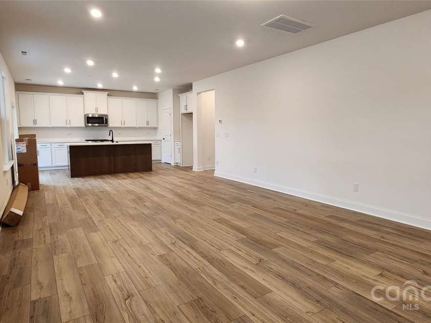 734 Sirius Lane, York, SC 29745.  MLS# CAR4320309, YatesRealty ID 4708. Open family, breakfast, kitchen