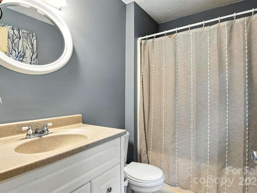 952 30th Street, Conover, NC 28613.  MLS# CAR4283156, YatesRealty ID 4708. 