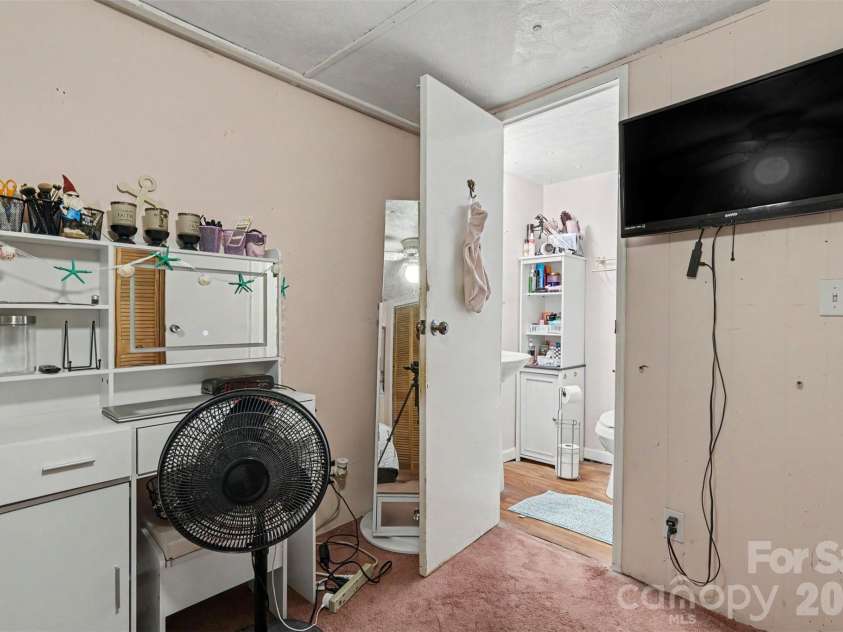 249 CHERRY Street, Rock Hill, SC 29730.  MLS# CAR4414440, YatesRealty ID 47080. 