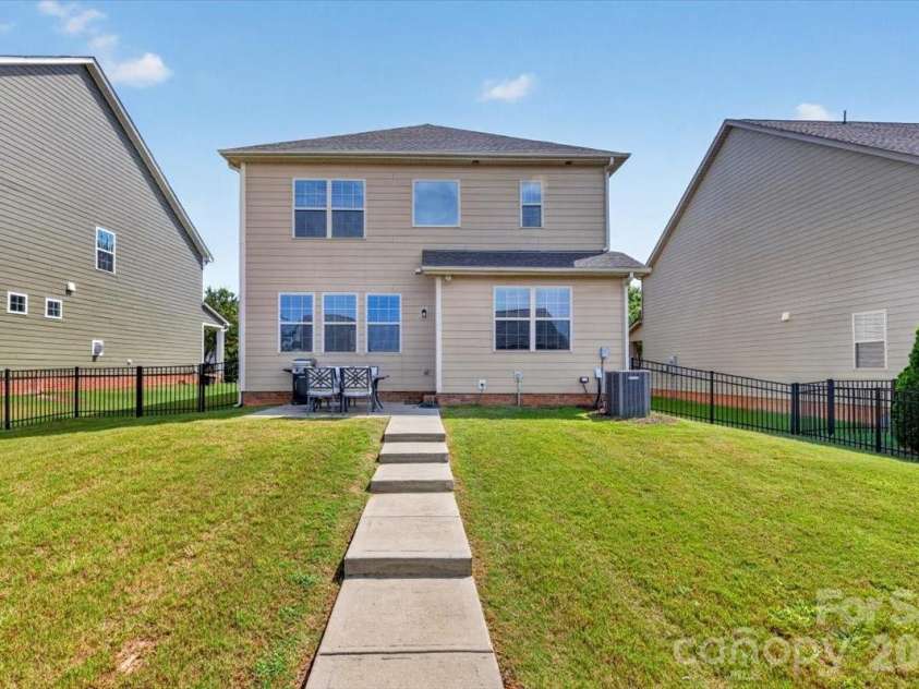 1052 Delridge Street, Waxhaw, NC 28173.  MLS# CAR4415172, YatesRealty ID 47084. 