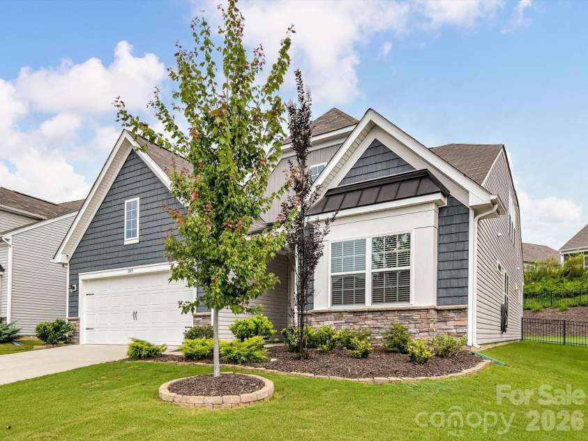 209 Kennerly Center Drive, Mooresville, NC 28115.  MLS# CAR4415133, YatesRealty ID 47085. 