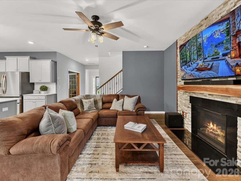209 Kennerly Center Drive, Mooresville, NC 28115.  MLS# CAR4415133, YatesRealty ID 47085. 