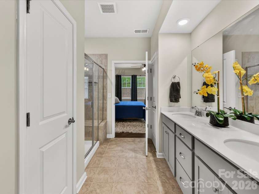 209 Kennerly Center Drive, Mooresville, NC 28115.  MLS# CAR4415133, YatesRealty ID 47085. 
