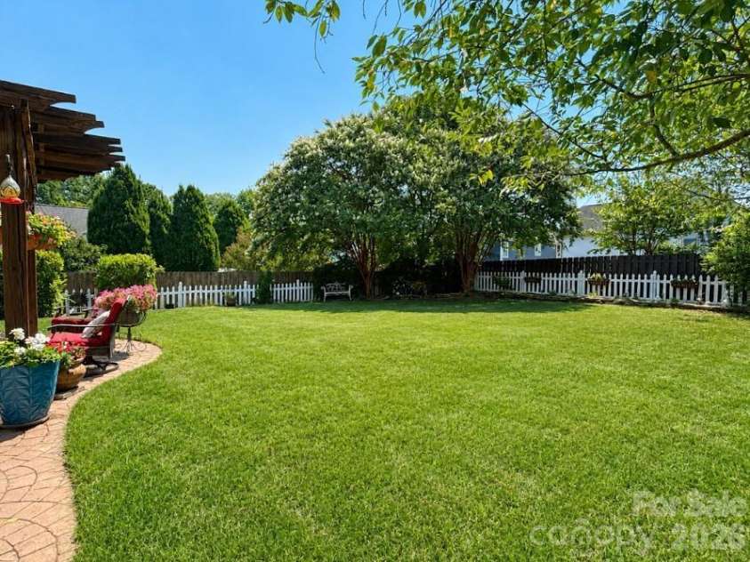 13829 Cedar Pond Circle, Huntersville, NC 28078.  MLS# CAR4415266, YatesRealty ID 47086. 