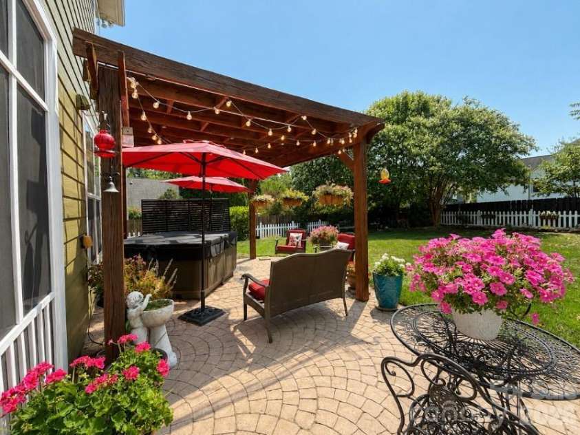 13829 Cedar Pond Circle, Huntersville, NC 28078.  MLS# CAR4415266, YatesRealty ID 47086. 