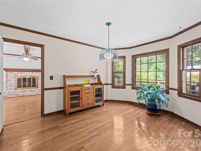 8800 Glencroft Road, Charlotte, NC 28227.  MLS# CAR4416112, YatesRealty ID 47087. 