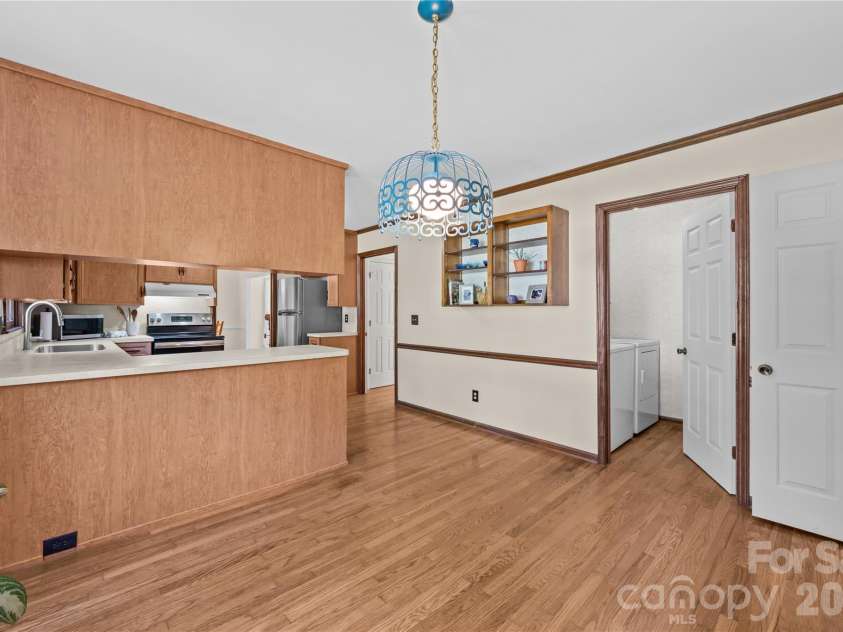 8800 Glencroft Road, Charlotte, NC 28227.  MLS# CAR4416112, YatesRealty ID 47087. 