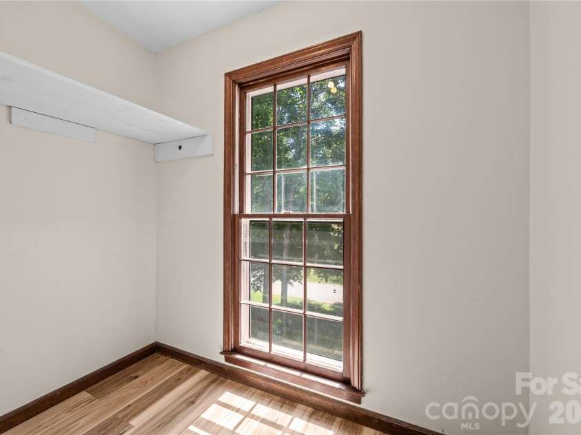 8800 Glencroft Road, Charlotte, NC 28227.  MLS# CAR4416112, YatesRealty ID 47087. Bonus space
