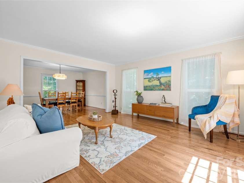 8800 Glencroft Road, Charlotte, NC 28227.  MLS# CAR4416112, YatesRealty ID 47087. Living Room