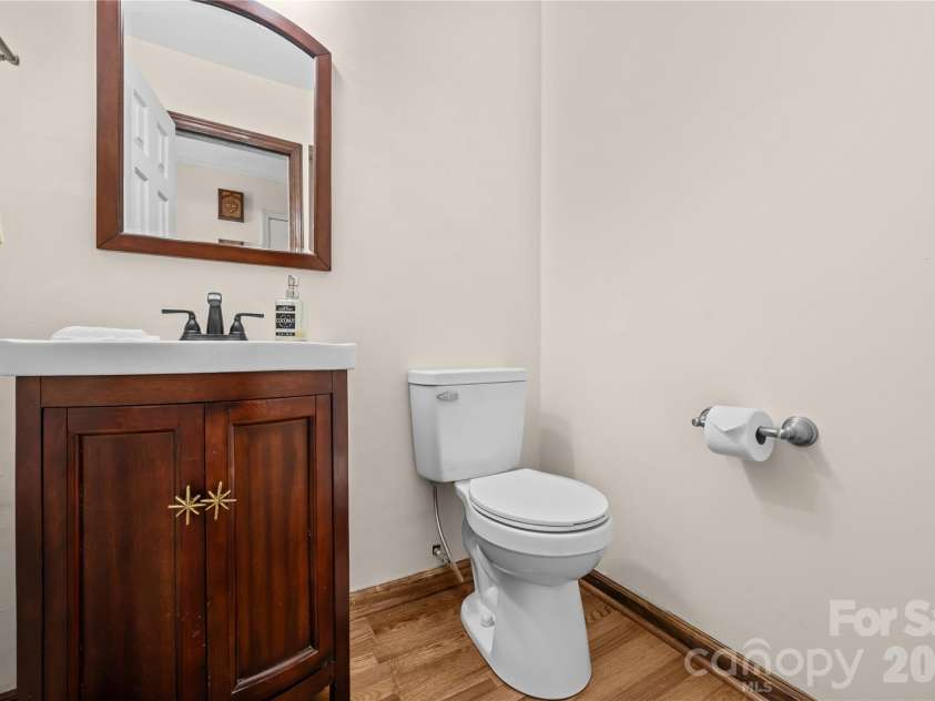 8800 Glencroft Road, Charlotte, NC 28227.  MLS# CAR4416112, YatesRealty ID 47087. Powder bathroom