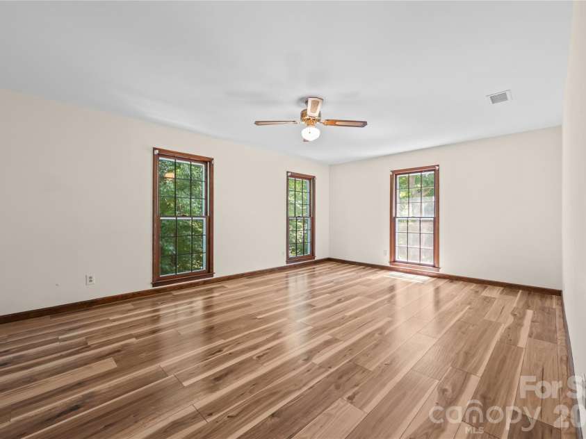 8800 Glencroft Road, Charlotte, NC 28227.  MLS# CAR4416112, YatesRealty ID 47087. Primary Bedroom