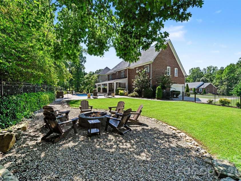 2858 Scarborough Court, Gastonia, NC 28054.  MLS# CAR4384743, YatesRealty ID 47089. Fire Pit