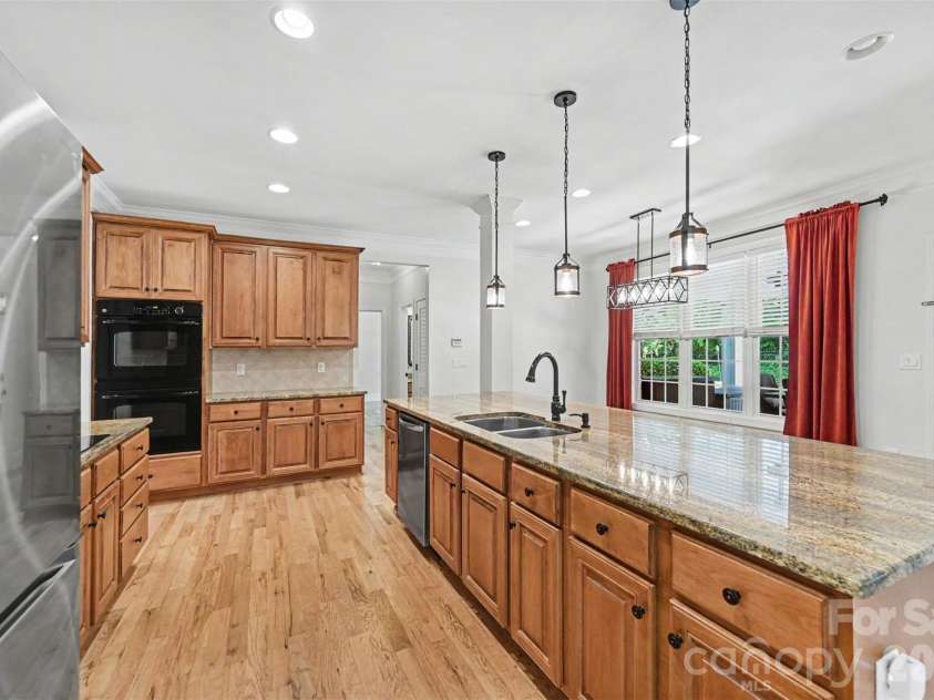 2858 Scarborough Court, Gastonia, NC 28054.  MLS# CAR4384743, YatesRealty ID 47089. Kitchen Island