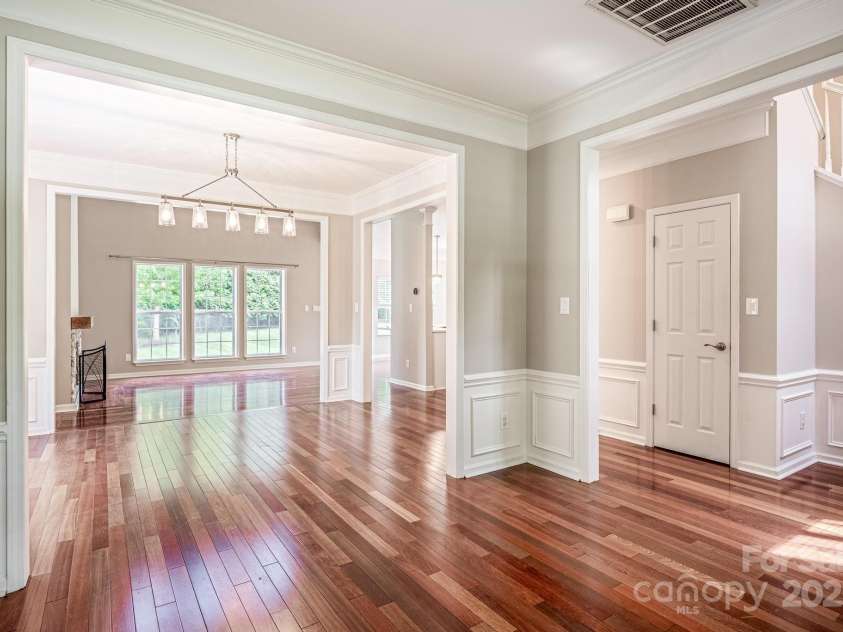 107 Monterey Drive, Mooresville, NC 28117.  MLS# CAR4199343, YatesRealty ID 4709. LR, DR, hallway