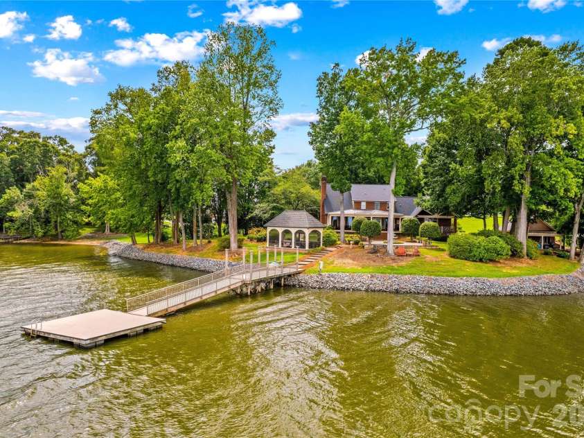 810 Fox Hollow Lane, Salisbury, NC 28146.  MLS# CAR4396610, YatesRealty ID 47090. 
