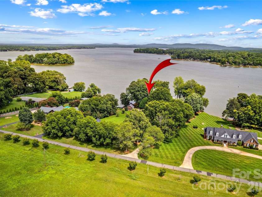 810 Fox Hollow Lane, Salisbury, NC 28146.  MLS# CAR4396610, YatesRealty ID 47090. 