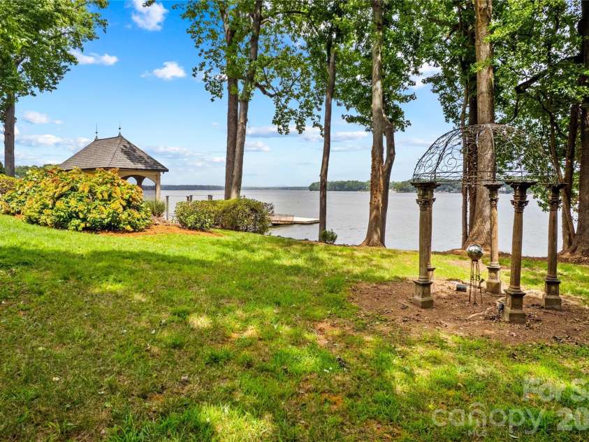 810 Fox Hollow Lane, Salisbury, NC 28146.  MLS# CAR4396610, YatesRealty ID 47090. 