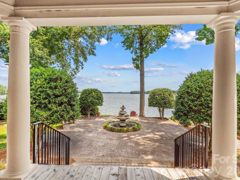 810 Fox Hollow Lane, Salisbury, NC 28146.  MLS# CAR4396610, YatesRealty ID 47090. 