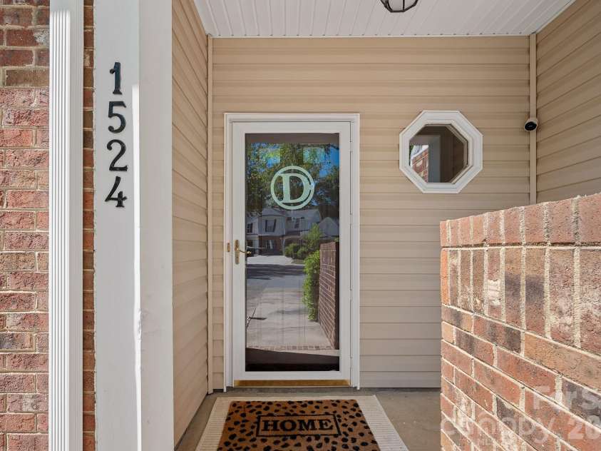 1524 Anthem Court, Charlotte, NC 28205.  MLS# CAR4371539, YatesRealty ID 47091. 