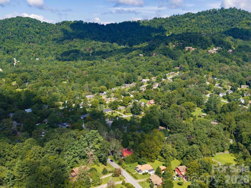 304 Old Haw Creek Road, Asheville, NC 28805.  MLS# CAR4406556, YatesRealty ID 47093. 