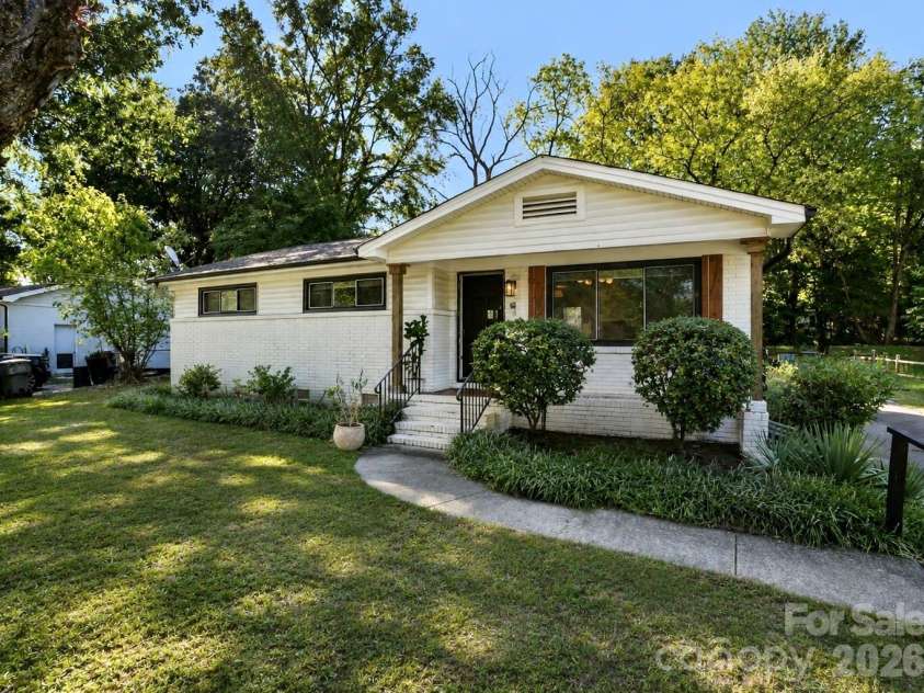 1700 Brookdale Avenue, Charlotte, NC 28210.  MLS# CAR4408636, YatesRealty ID 47094. 