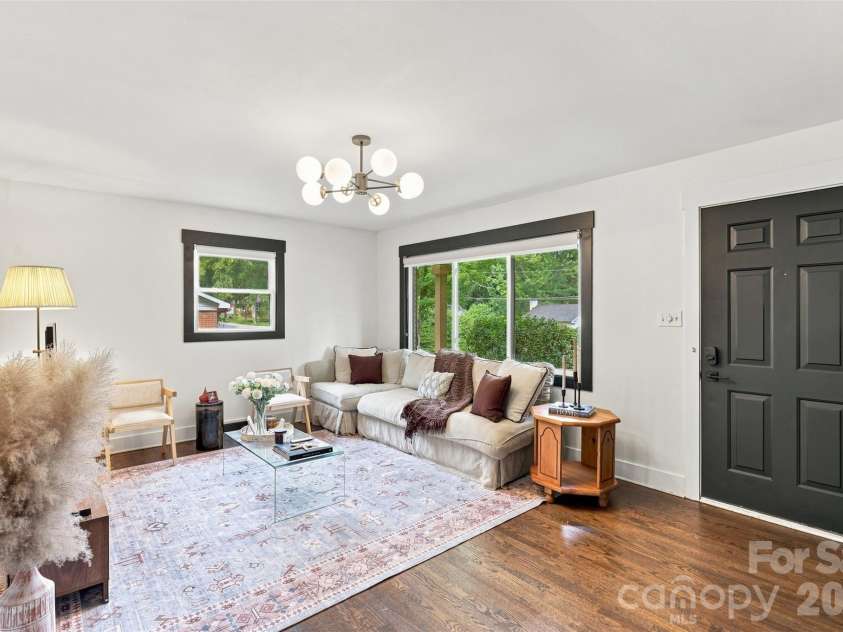 1700 Brookdale Avenue, Charlotte, NC 28210.  MLS# CAR4408636, YatesRealty ID 47094. 