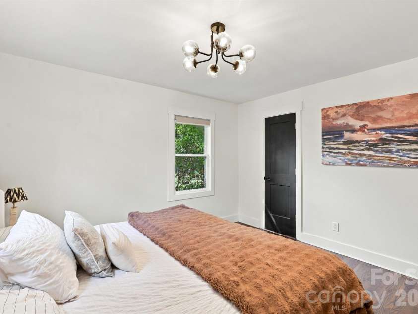 1700 Brookdale Avenue, Charlotte, NC 28210.  MLS# CAR4408636, YatesRealty ID 47094. 
