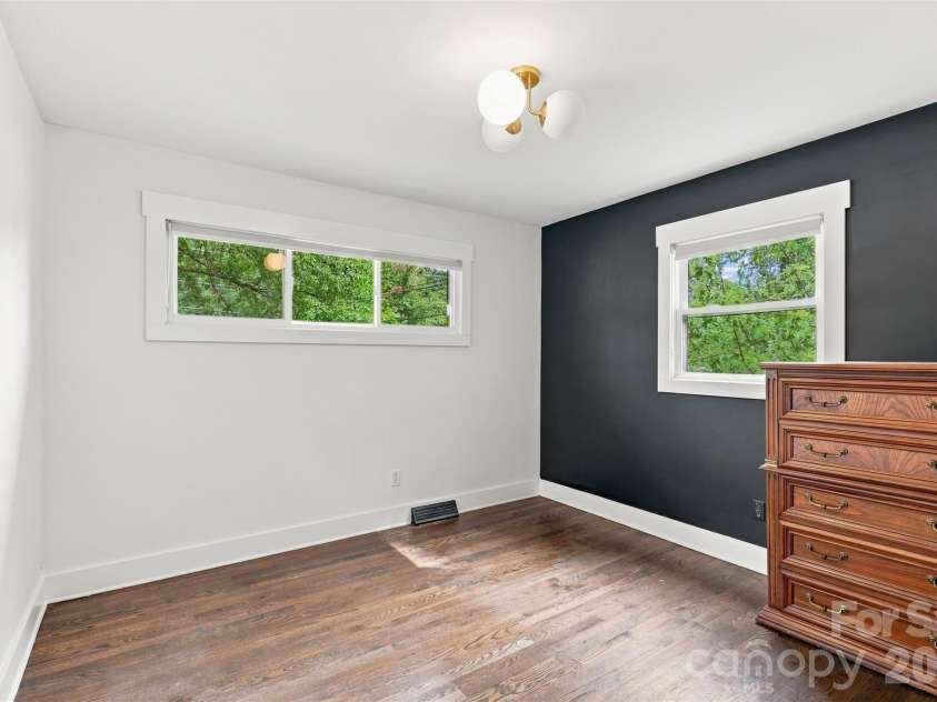 1700 Brookdale Avenue, Charlotte, NC 28210.  MLS# CAR4408636, YatesRealty ID 47094. 