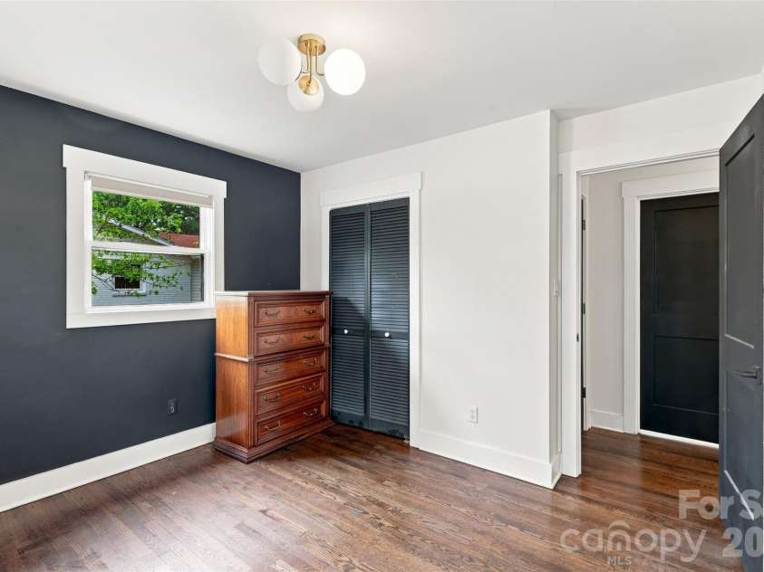 1700 Brookdale Avenue, Charlotte, NC 28210.  MLS# CAR4408636, YatesRealty ID 47094. 