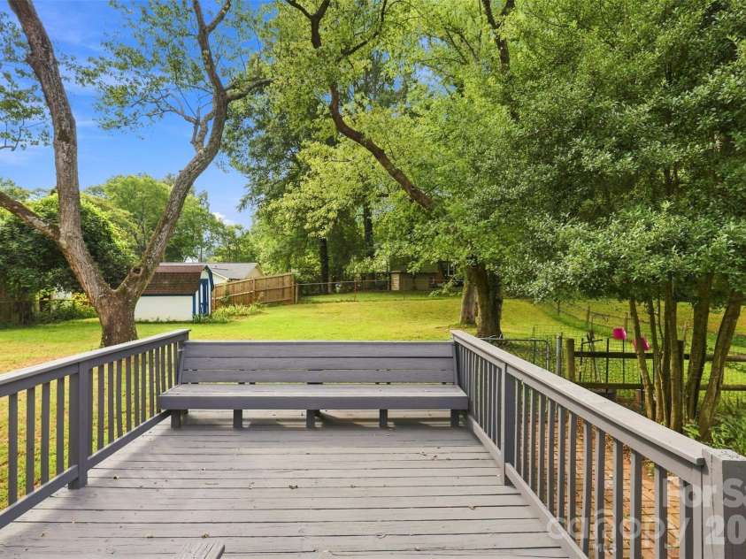 1700 Brookdale Avenue, Charlotte, NC 28210.  MLS# CAR4408636, YatesRealty ID 47094. 