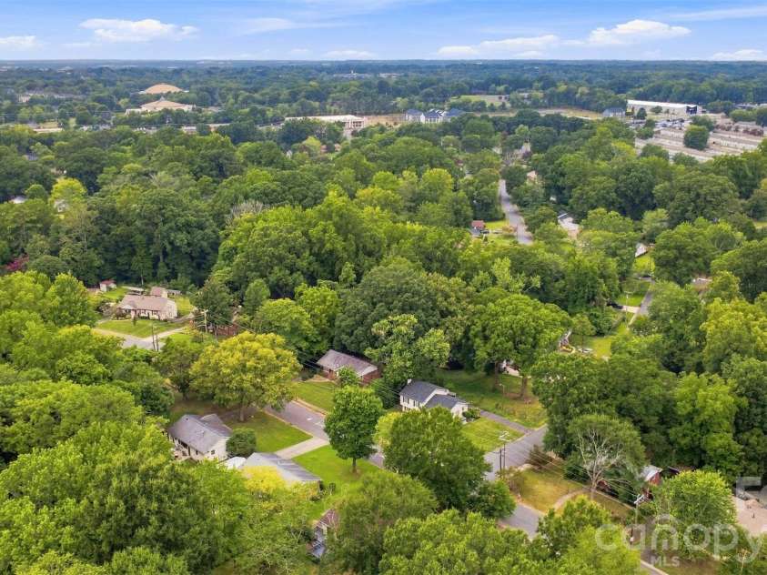 1700 Brookdale Avenue, Charlotte, NC 28210.  MLS# CAR4408636, YatesRealty ID 47094. 
