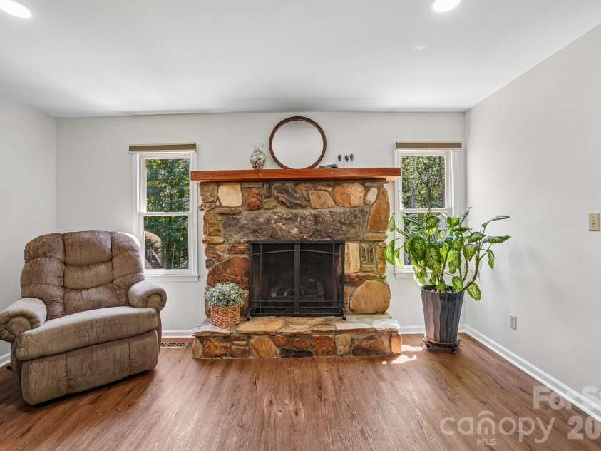 158 Mallard Drive, Columbus, NC 28722.  MLS# CAR4413493, YatesRealty ID 47097. 