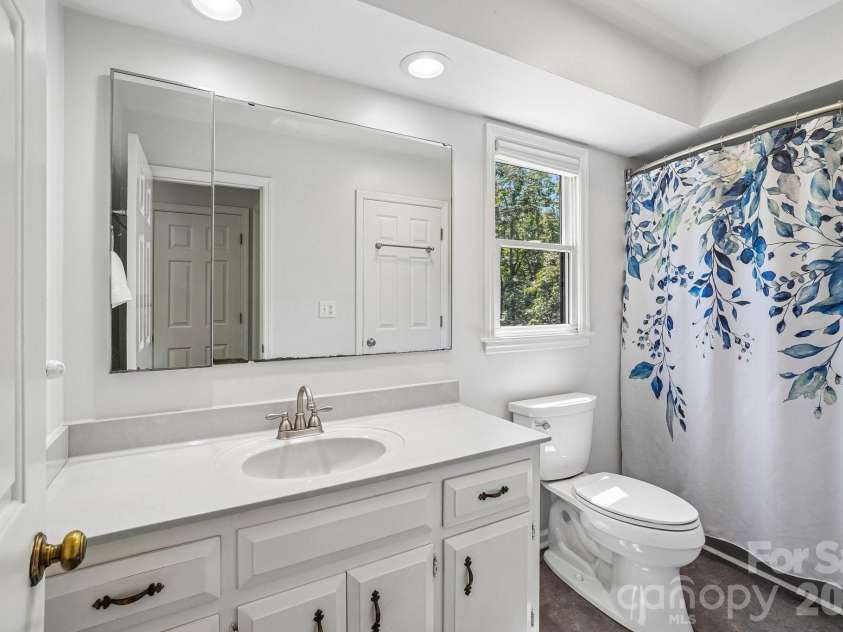 158 Mallard Drive, Columbus, NC 28722.  MLS# CAR4413493, YatesRealty ID 47097. 