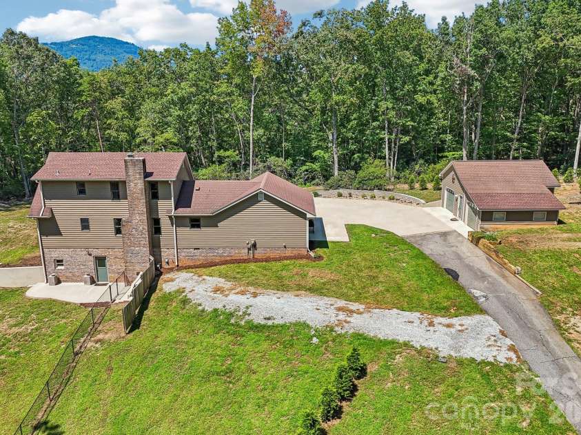 158 Mallard Drive, Columbus, NC 28722.  MLS# CAR4413493, YatesRealty ID 47097. 