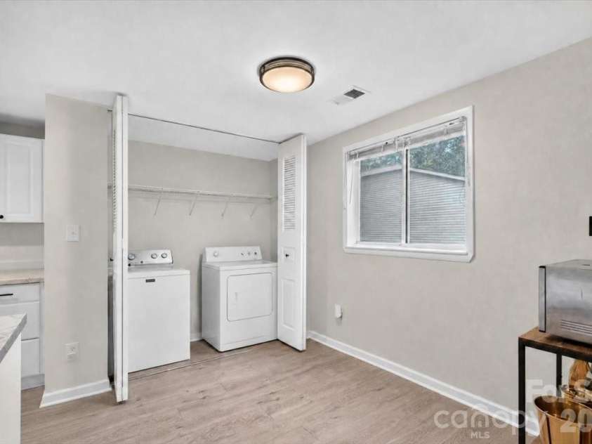 1623 Van Dyke Drive, Charlotte, NC 28213.  MLS# CAR4416786, YatesRealty ID 47099. Kitchen- Laundry