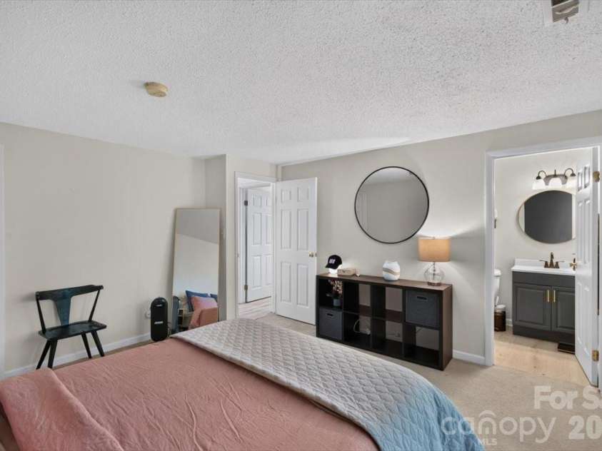 1623 Van Dyke Drive, Charlotte, NC 28213.  MLS# CAR4416786, YatesRealty ID 47099. Primary Bedroom