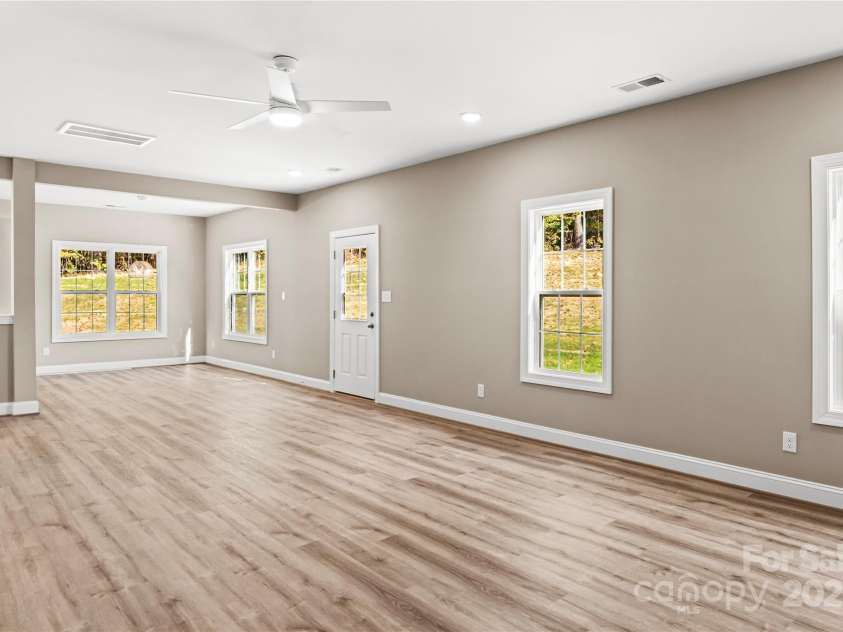 2858 Eland Drive, Winston Salem, NC 27127.  MLS# CAR4316163, YatesRealty ID 471. 