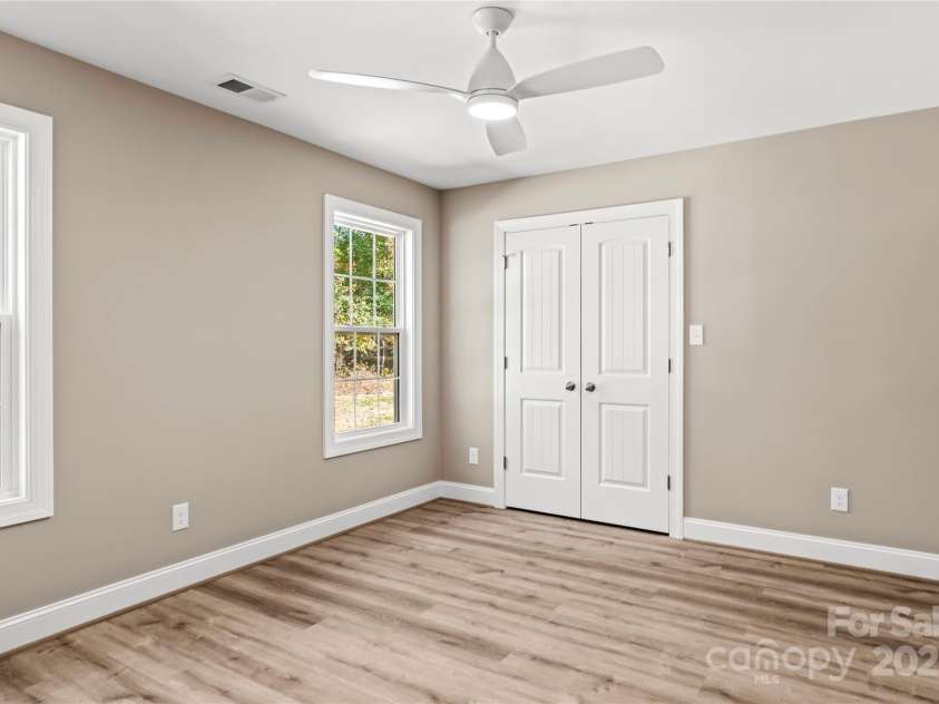 2858 Eland Drive, Winston Salem, NC 27127.  MLS# CAR4316163, YatesRealty ID 471. 