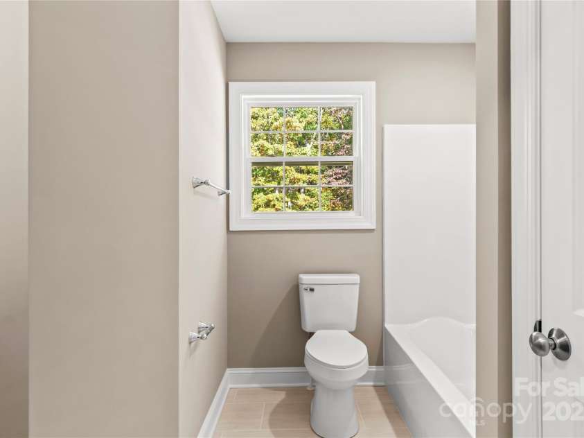 2858 Eland Drive, Winston Salem, NC 27127.  MLS# CAR4316163, YatesRealty ID 471. 