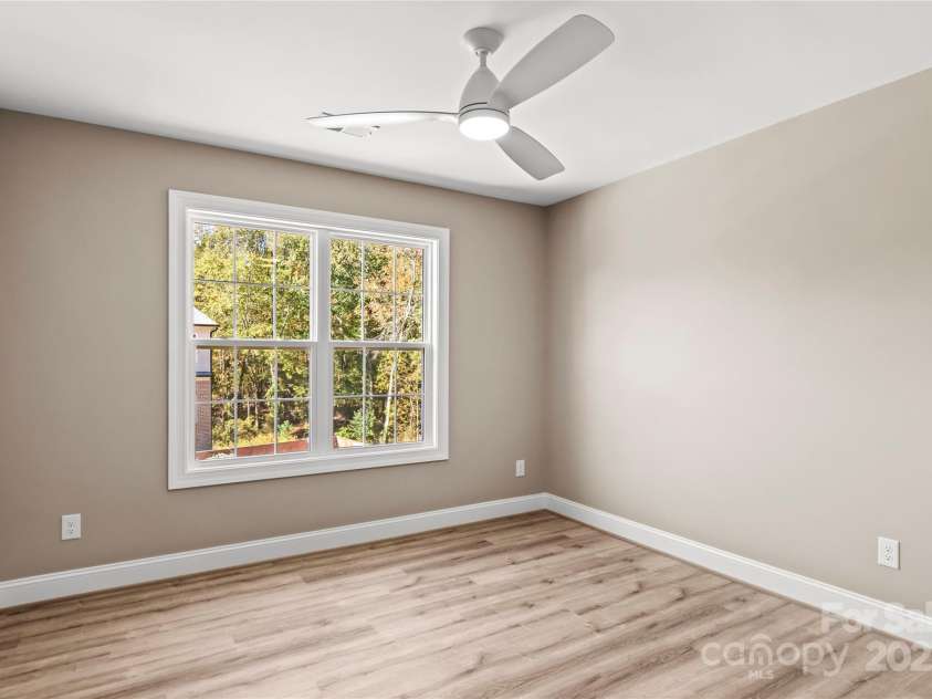 2858 Eland Drive, Winston Salem, NC 27127.  MLS# CAR4316163, YatesRealty ID 471. 