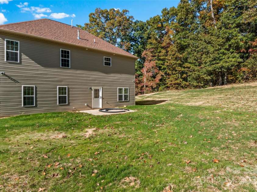 2858 Eland Drive, Winston Salem, NC 27127.  MLS# CAR4316163, YatesRealty ID 471. 