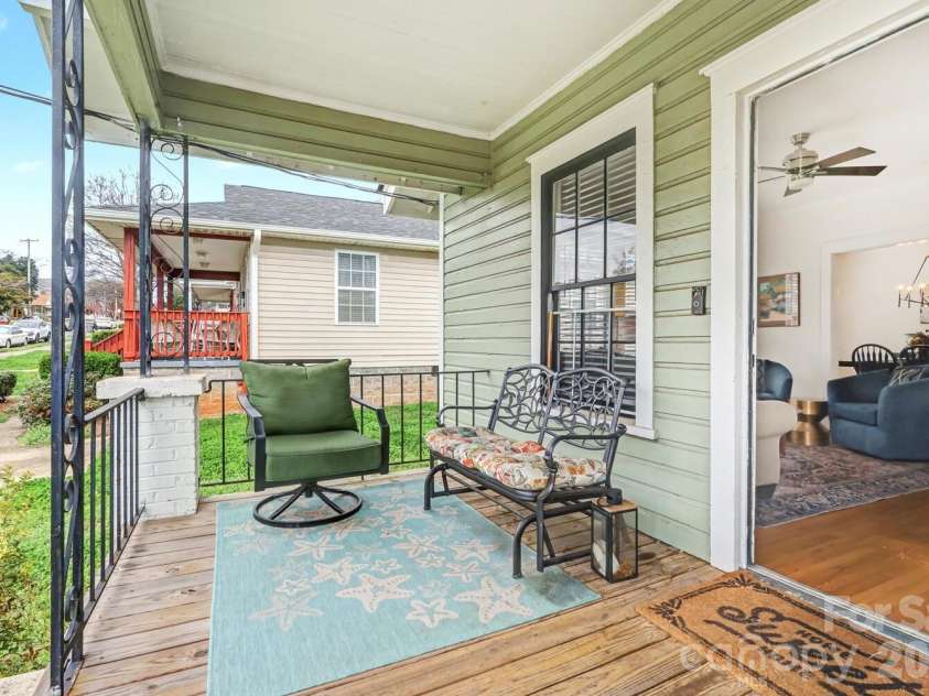 335 Torrence Street, Charlotte, NC 28204.  MLS# CAR4356149, YatesRealty ID 4710. 