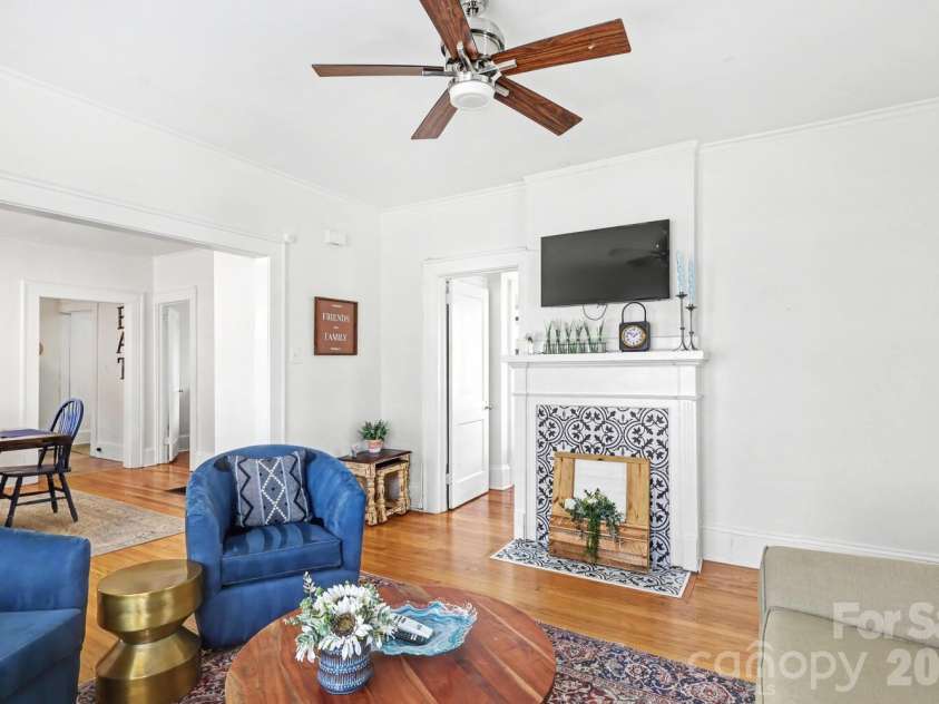 335 Torrence Street, Charlotte, NC 28204.  MLS# CAR4356149, YatesRealty ID 4710. 